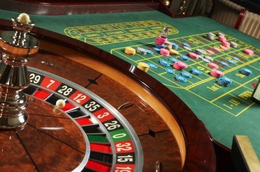 jepang777 live-dealer studio showing professional HD stream and blackjack table